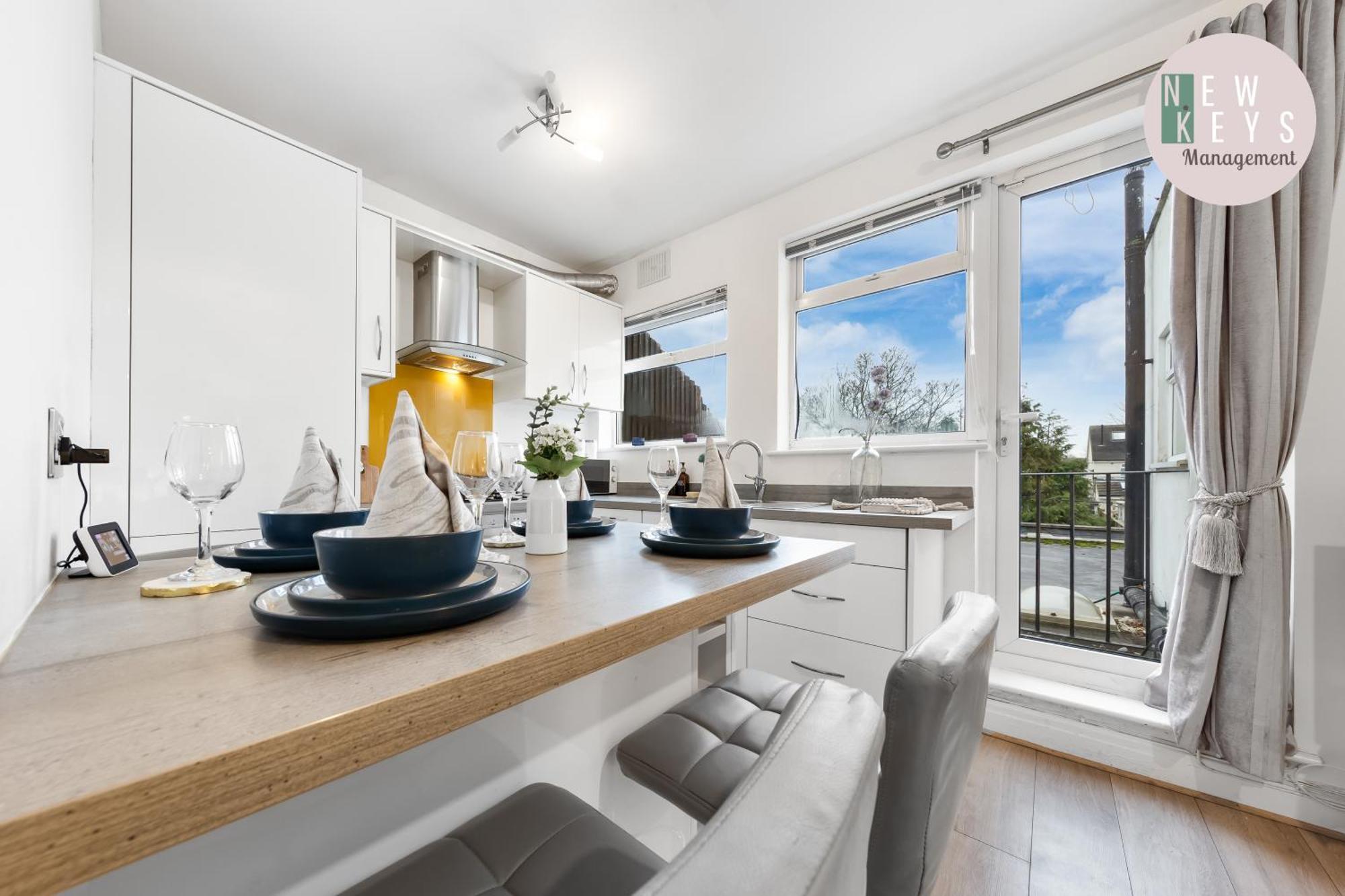Powdermill Apartment Hanworth