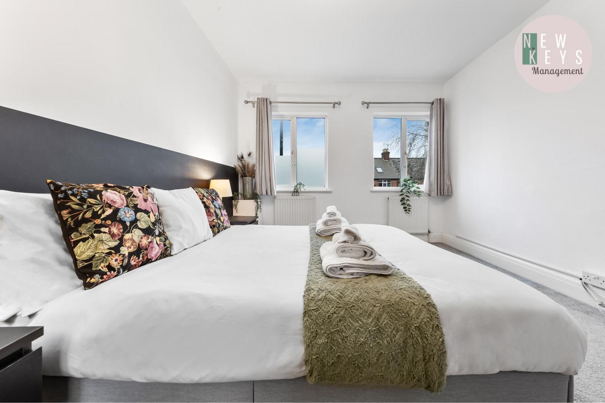 Powdermill Apartment Hanworth