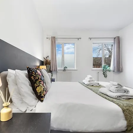 Powdermill Lodge Hanworth Esterno foto